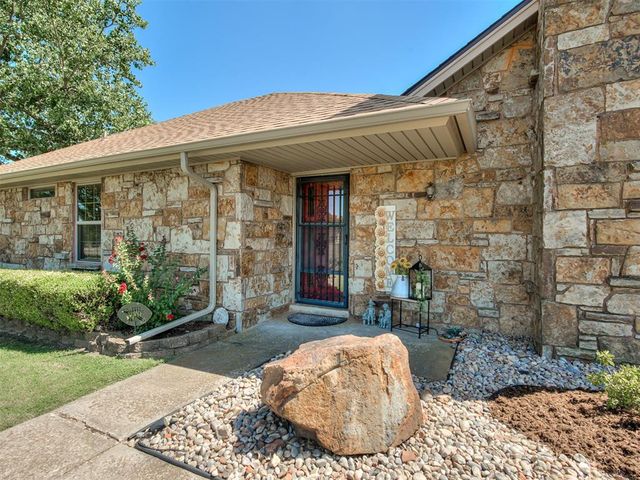 4 Cedar Lake Lane, Goldsby, OK 73093