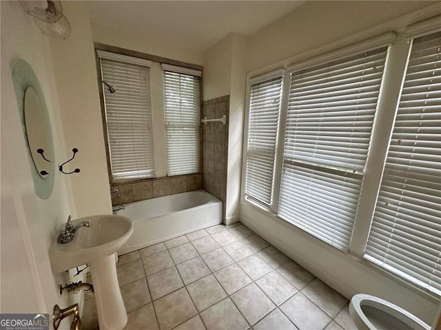 726 Cosmopolitan Drive NE, Atlanta, GA 30324