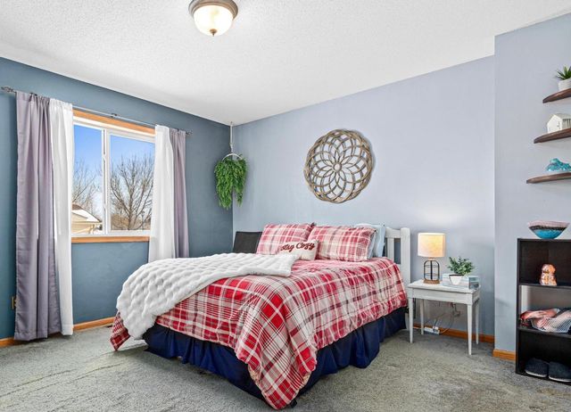 1160 Joes Lake Road SE, Cambridge, MN 55008