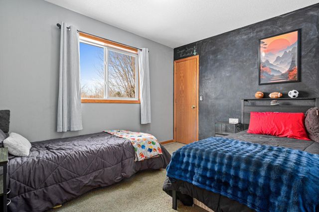 1160 Joes Lake Road SE, Cambridge, MN 55008