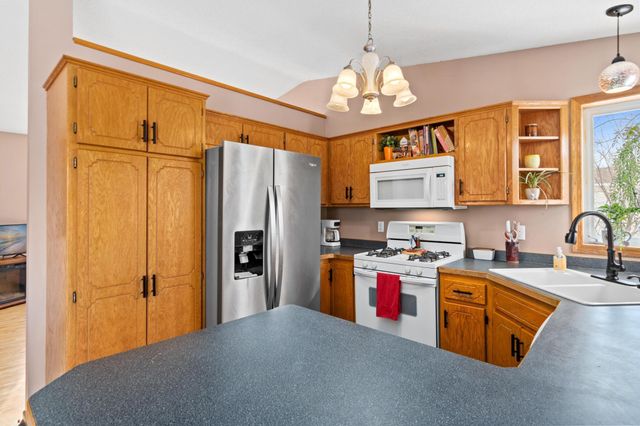 1160 Joes Lake Road SE, Cambridge, MN 55008