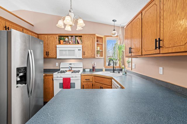 1160 Joes Lake Road SE, Cambridge, MN 55008