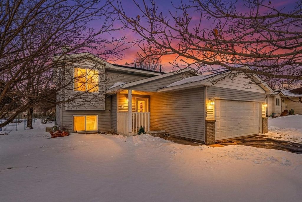 1160 Joes Lake Road SE, Cambridge, MN 55008