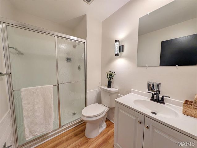 7496 Sir Lords Lane, Hazelwood, MO 63042