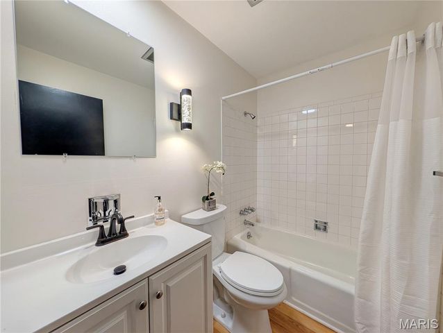 7496 Sir Lords Lane, Hazelwood, MO 63042