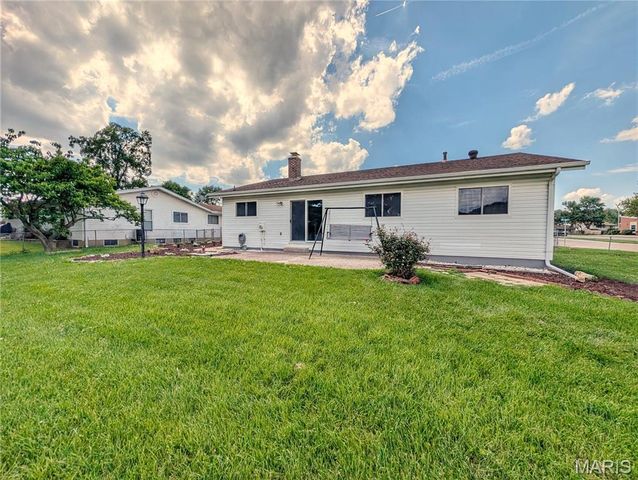 7496 Sir Lords Lane, Hazelwood, MO 63042