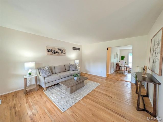 7496 Sir Lords Lane, Hazelwood, MO 63042