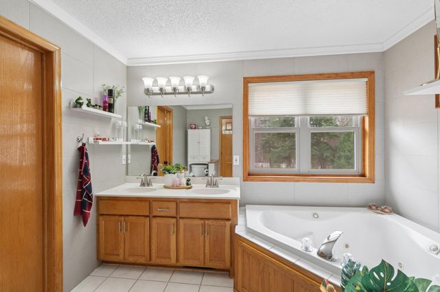 10924 Andover Court, Inver Grove Heights, MN 55077