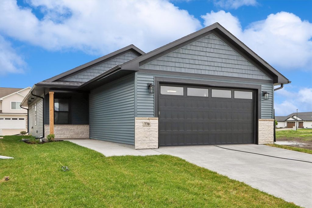 770 Clover Hill Drive, North Liberty, IA 52317
