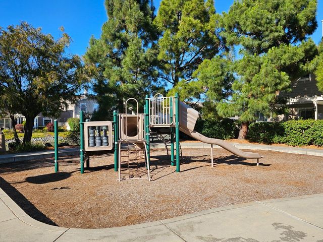 504 Waterlily Lane, Redwood City, CA 94065