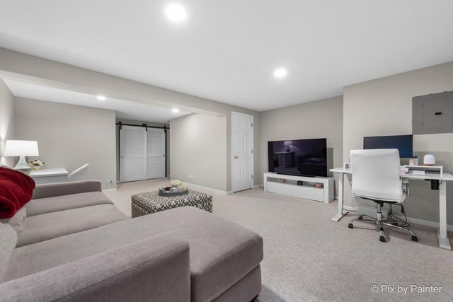 519 Shagbark Drive, Elgin, IL 60123