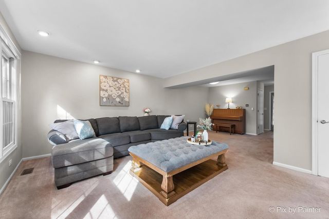 519 Shagbark Drive, Elgin, IL 60123