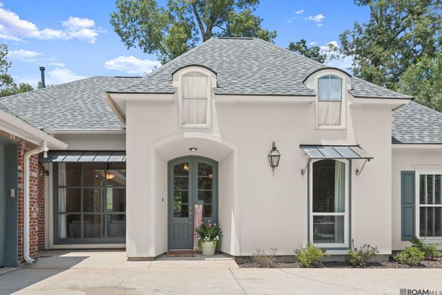 19017 Poujeaux Ave, Saint George, LA 70817