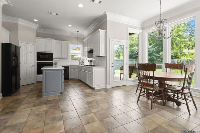 19017 Poujeaux Ave, Saint George, LA 70817