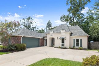 19017 Poujeaux Ave, Saint George, LA 70817