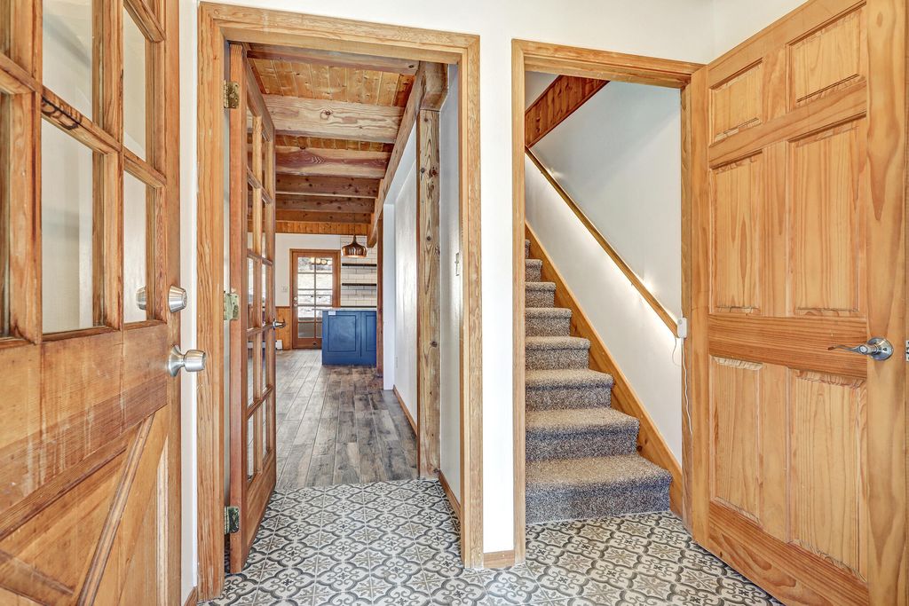 Image 8 of property listing at 831 Sulphur Creek Road, Jemez Springs, NM 87025