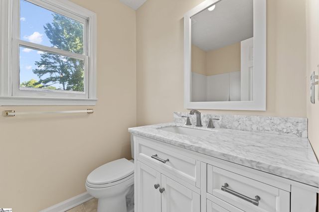 302 Valley View Road, Fountain Inn, SC 29644