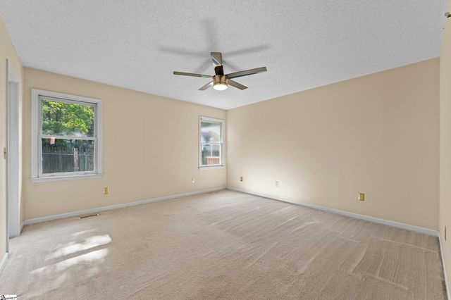 302 Valley View Road, Fountain Inn, SC 29644