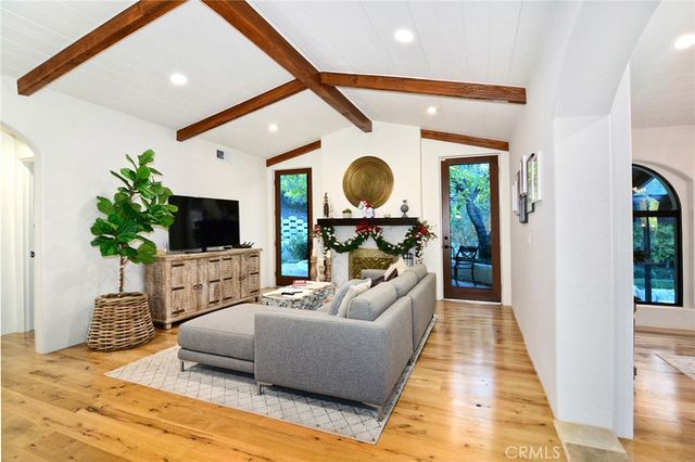 31350 Lobo Canyon Road, Agoura Hills, CA 91301