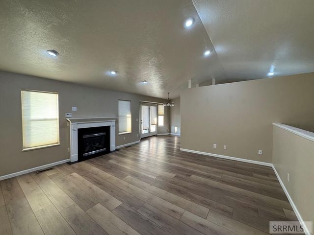 3736 Ellendale Circle, Ammon, ID 83406