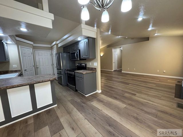 3736 Ellendale Circle, Ammon, ID 83406