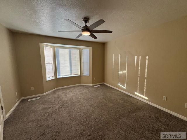 3736 Ellendale Circle, Ammon, ID 83406