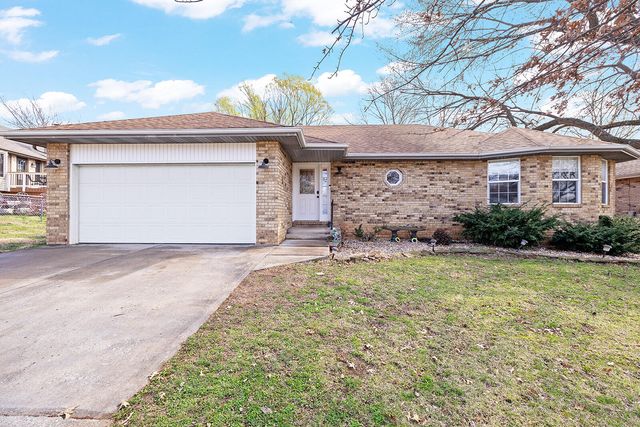 2722 S Meadowlark Avenue, Springfield, MO 65807