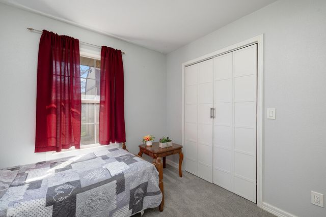 2722 S Meadowlark Avenue, Springfield, MO 65807