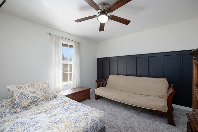 2722 S Meadowlark Avenue, Springfield, MO 65807