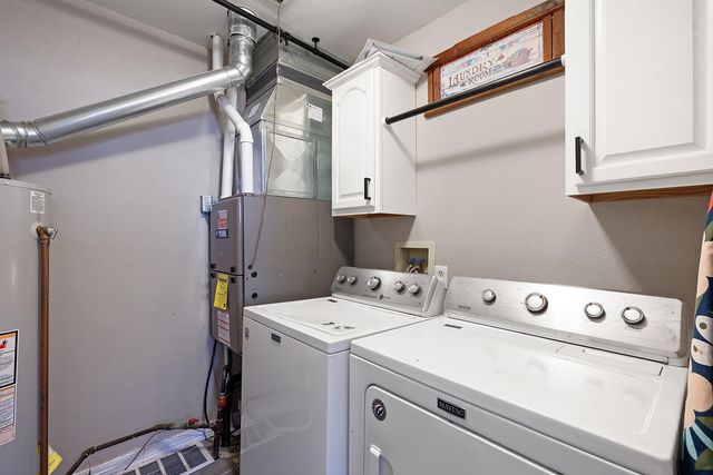 2722 S Meadowlark Avenue, Springfield, MO 65807