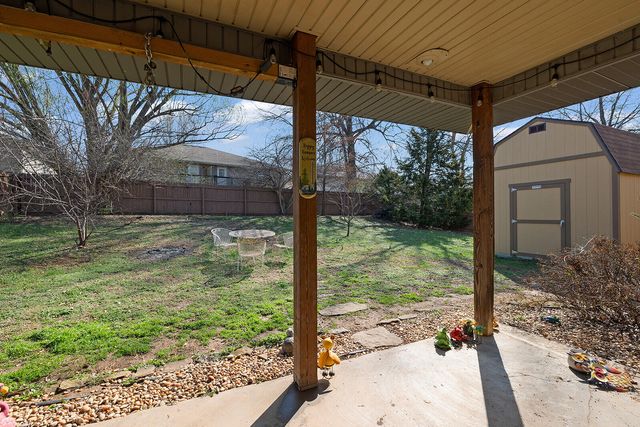 2722 S Meadowlark Avenue, Springfield, MO 65807