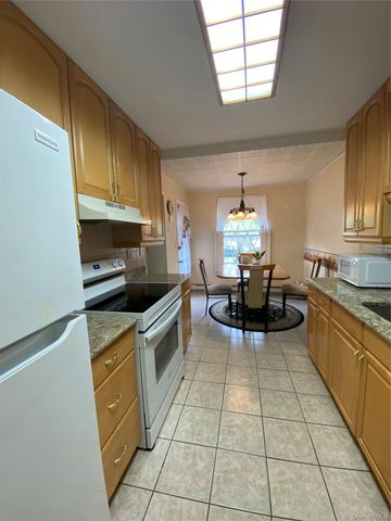 452 Sierra Vista Lane, Valley Cottage, NY 10989