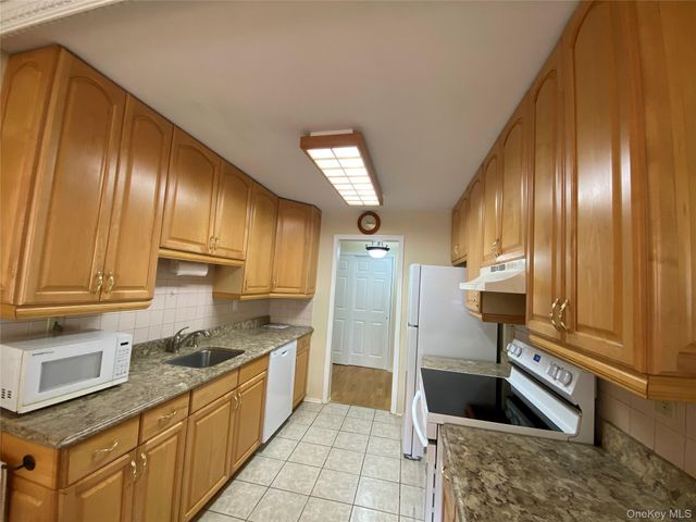 452 Sierra Vista Lane, Valley Cottage, NY 10989