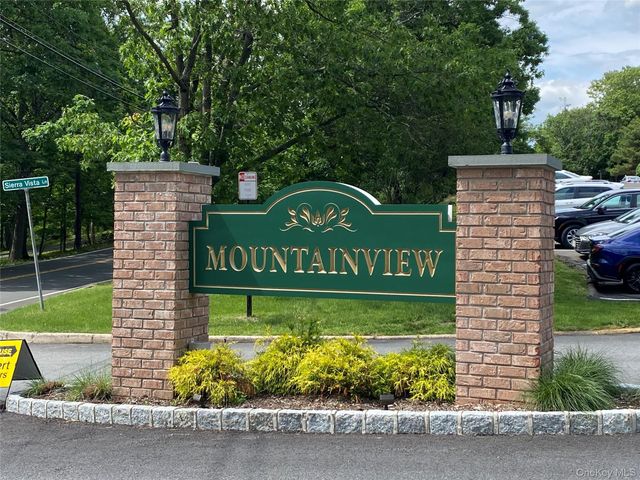 452 Sierra Vista Lane, Valley Cottage, NY 10989