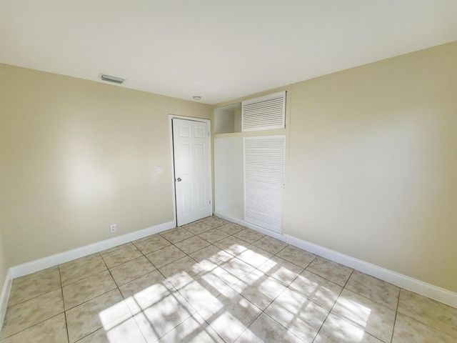 420 Blue Heron Boulevard 2, West Palm Beach, FL 33404