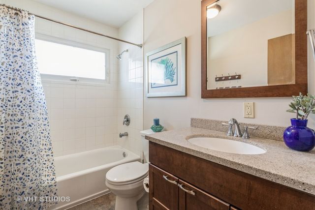 331 E Lake Avenue, Glenview, IL 60025