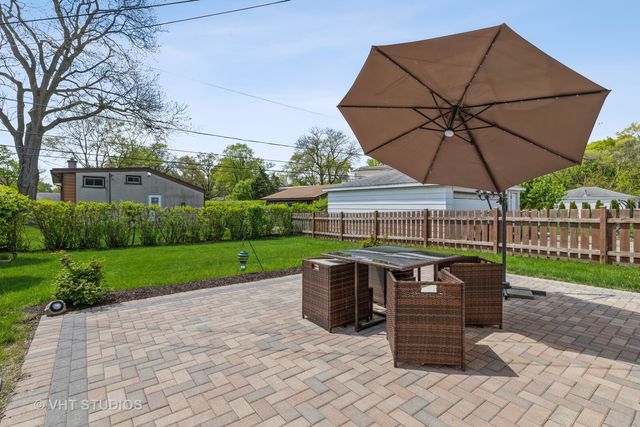 331 E Lake Avenue, Glenview, IL 60025