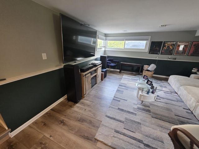 331 E Lake Avenue, Glenview, IL 60025