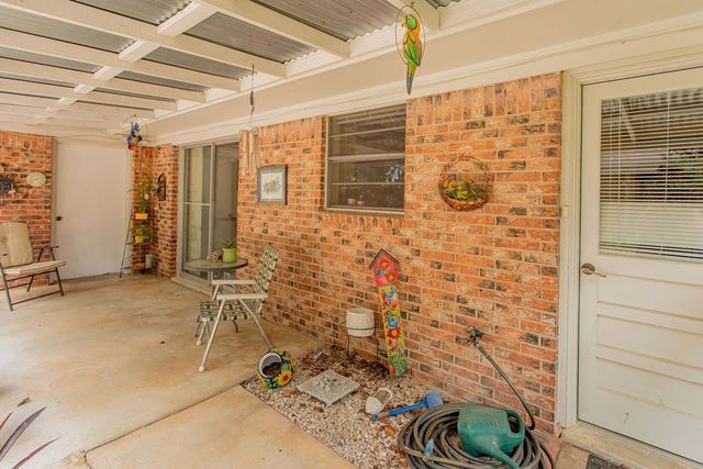 324 Texas Drive, Hideaway, TX 75771