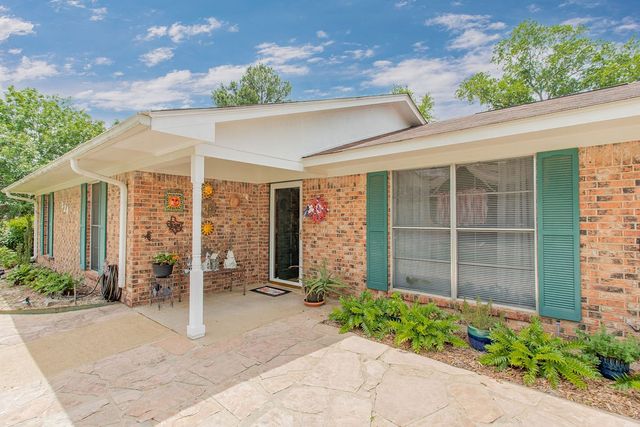 324 Texas Drive, Hideaway, TX 75771