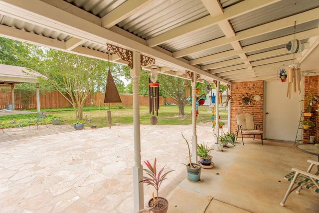 324 Texas Drive, Hideaway, TX 75771