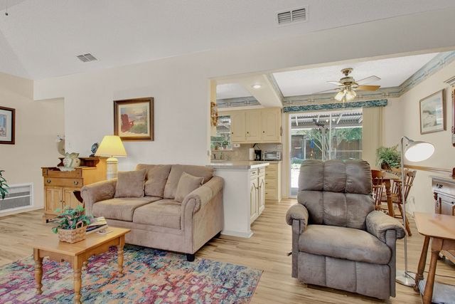 324 Texas Drive, Hideaway, TX 75771