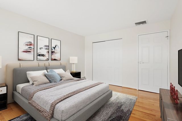 321 Harvard St 309, Cambridge, MA 02139