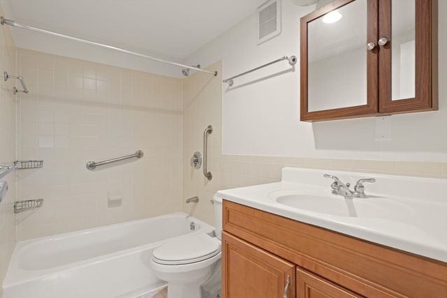 321 Harvard St 309, Cambridge, MA 02139