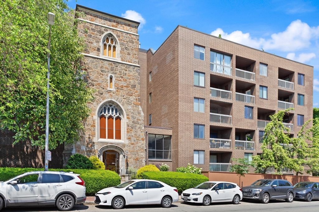 321 Harvard St 309, Cambridge, MA 02139