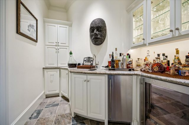 2121 Kirby Drive 4NE, Houston, TX 77019