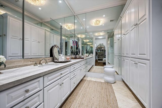 2121 Kirby Drive 4NE, Houston, TX 77019
