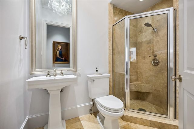 2121 Kirby Drive 4NE, Houston, TX 77019