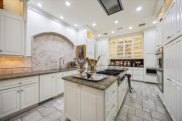 2121 Kirby Drive 4NE, Houston, TX 77019