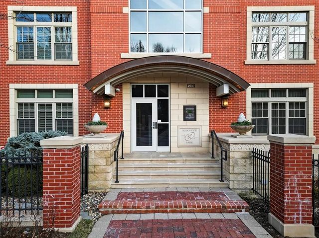 4937 WYANDOTTE Street 400, Kansas City, MO 64112